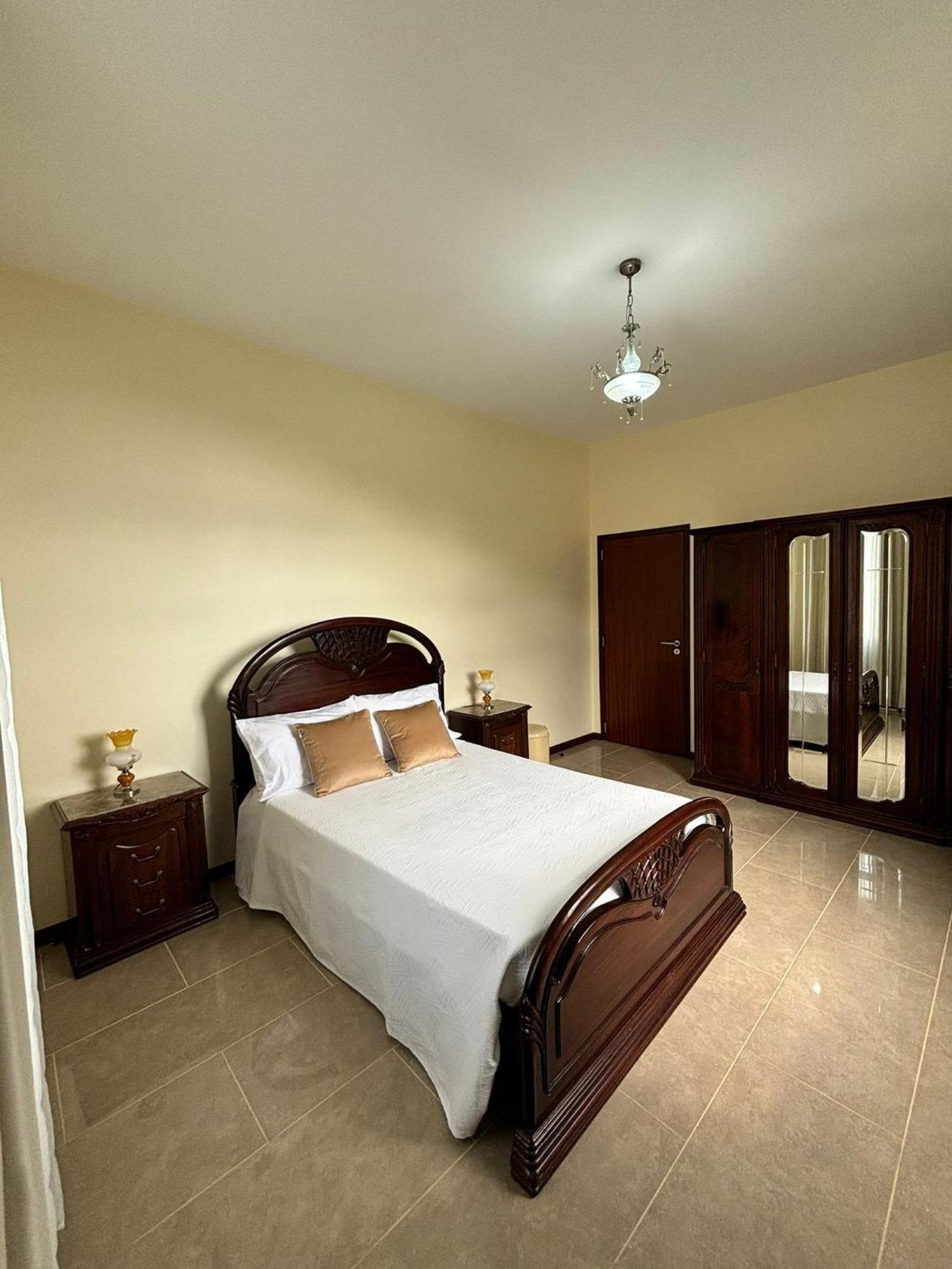 Carmelita House 2 *